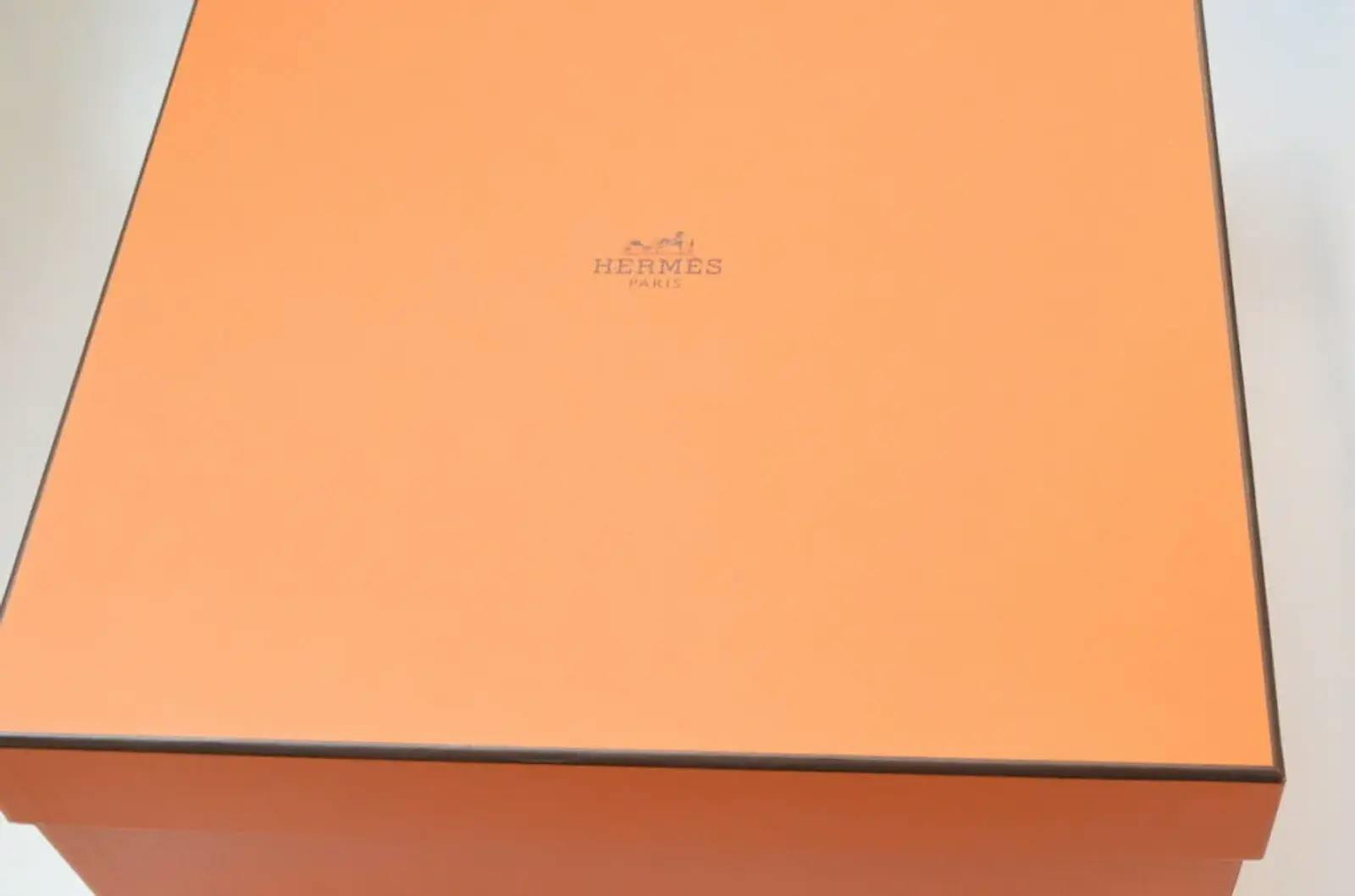 エルメスを象徴するオレンジボックス