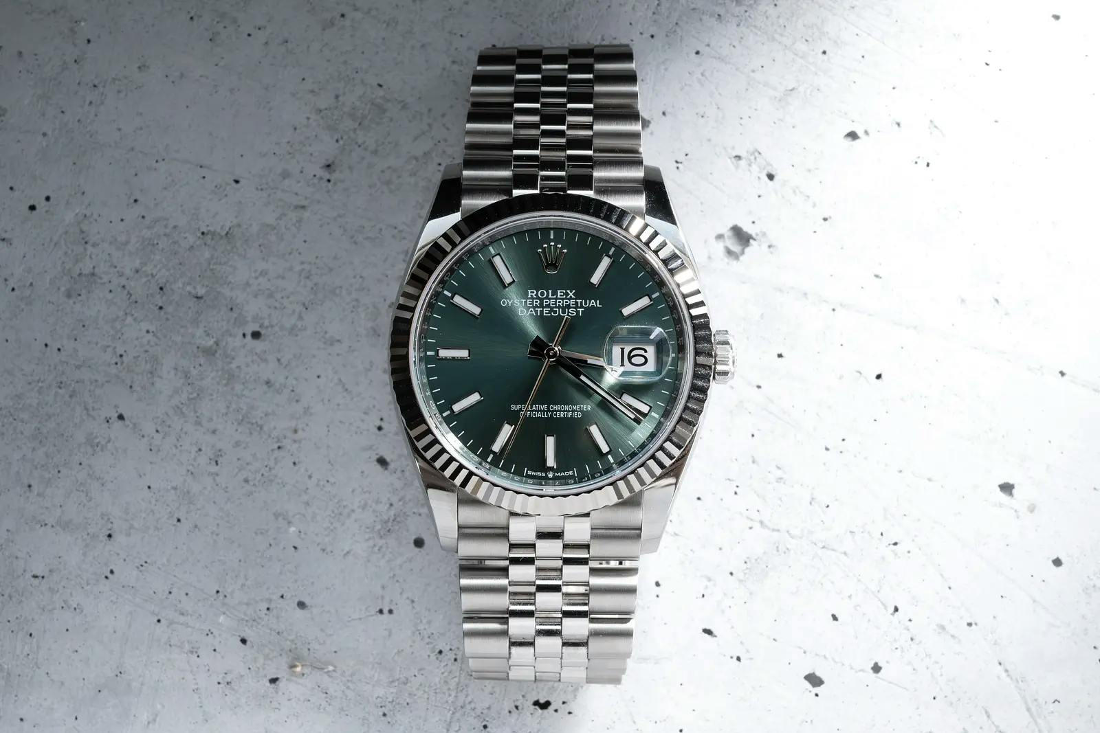 ロレックスの腕時計はどんな状態でも買取可能